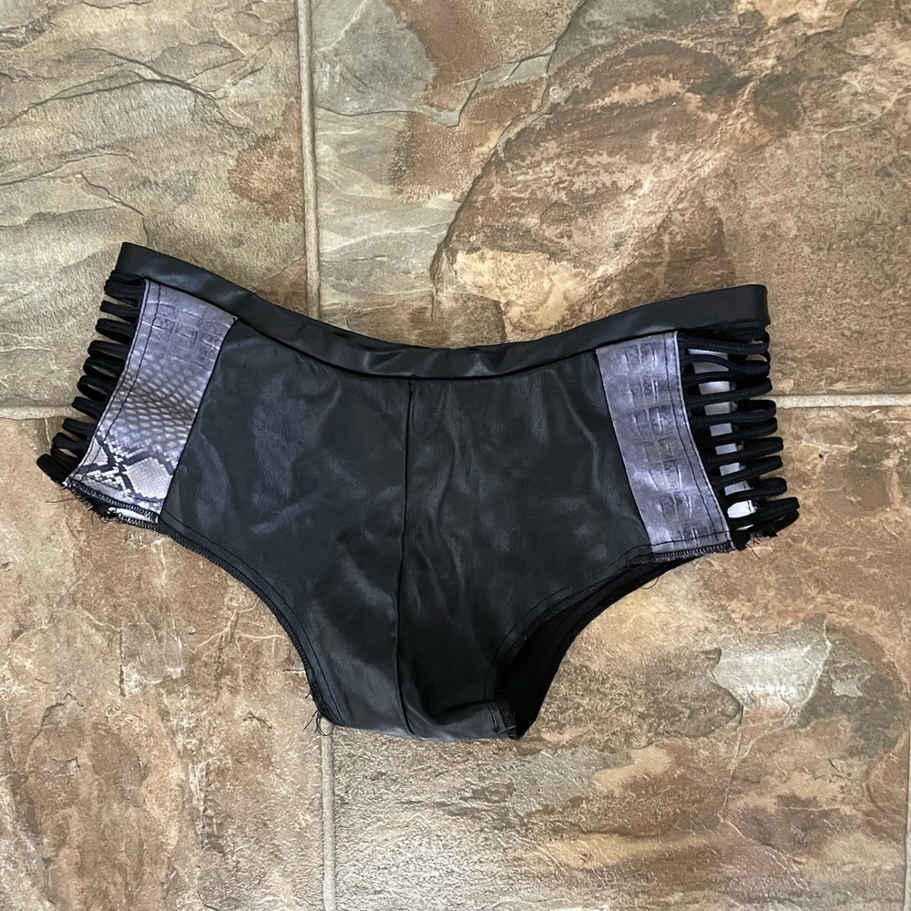 Booty short panties